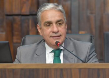 Alerj aprova autorização para Cedae criar subsidiárias