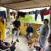 Famílias atingidas por cheia de rio no bairro Lago Azul são atendidas em Barra do Piraí