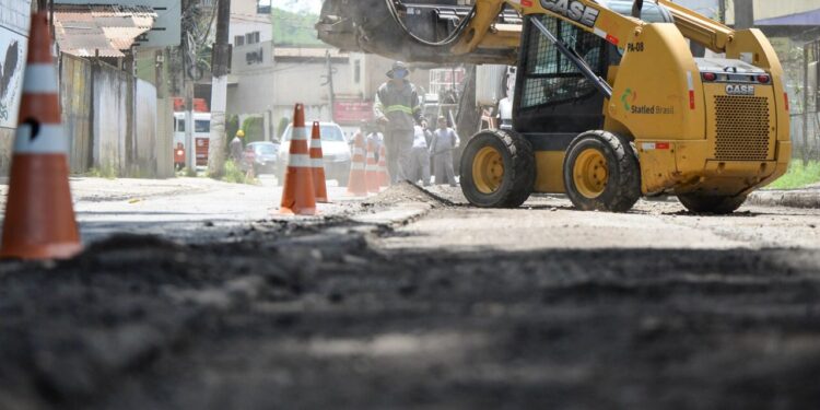 Barra Mansa inicia novo asfaltamento na Avenida Presidente Kennedy