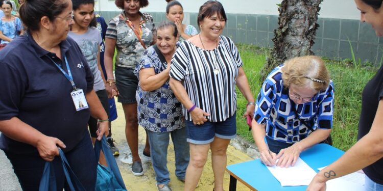 CSN faz doações de cestas para instituições assistenciais