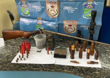 Caçador é preso em flagrante com arma e munições em Vassouras