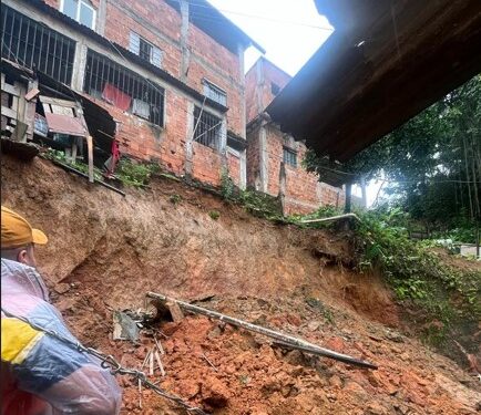 Defesa Civil de Barra Mansa interdita três casas no São Sebastião
