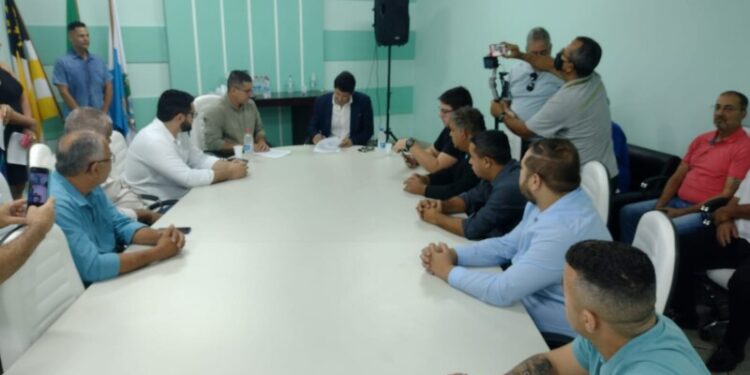Paulo Conrado assume Câmara de Volta Redonda