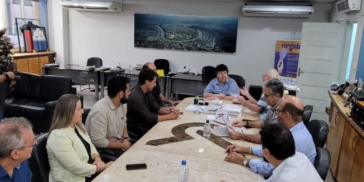 Presidente e diretores da CDL Volta Redonda se reúnem com  prefeito Neto