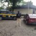 Carro roubado é recuperado na Dutra, em Resende