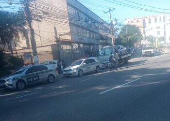 Detro apreende dois veículos de transporte irregular em Barra Mansa