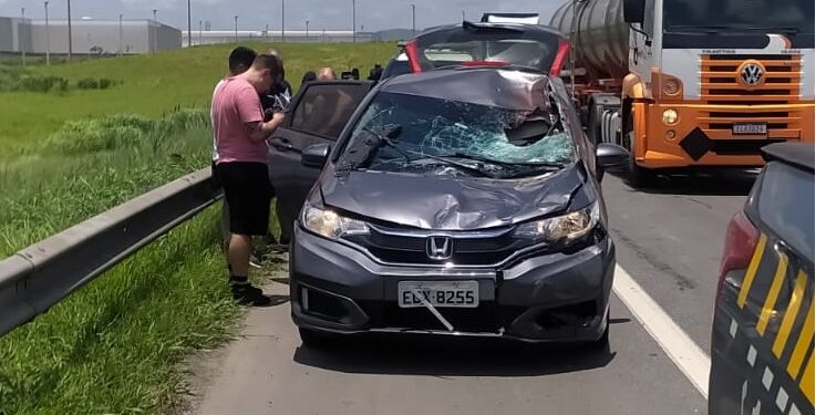 Ciclista morre após colisão com veículo na Dutra, em Itatiaia
