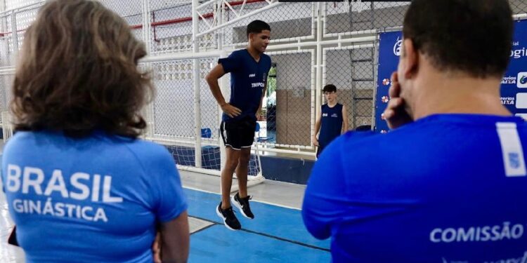 Atleta de Piraí treina com a Seleção Brasileira de Ginástica de Trampolim