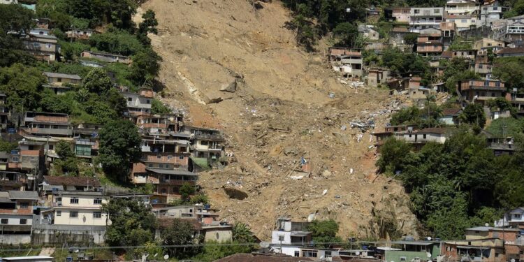 Quase 4 milhões de pessoas vivem em áreas de risco no Brasil