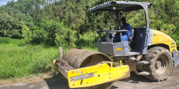 Prefeitura de Barra do Piraí avança nas obras da estrada para Vargem Alegre