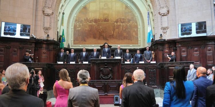 Deputados da Alerj apontam expectativas para segundo mandato de Cláudio Castro
