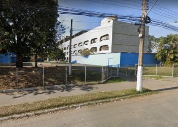 Escola Vocacionada de BM homenageia músicos, neurocirurgião e artista da região