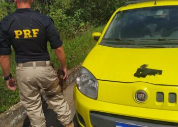 PRF apreende pistola 9mm na Rio-Santos, em Angra dos Reis