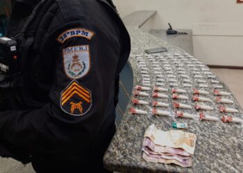 Menor é apreendido com 81 pinos de cocaína em Barra Mansa