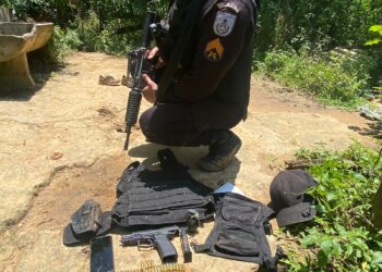 Homem é preso com pistola 9mm, granada e colete balístico em Barra Mansa