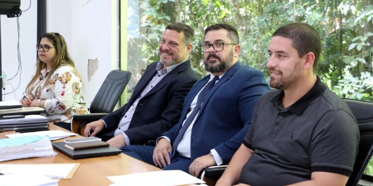 Barra Mansa realiza audiência para tratar sobre iluminação pública