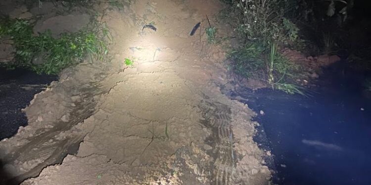 Após deslizamento, Serra da Araras é fechada nos dois sentidos