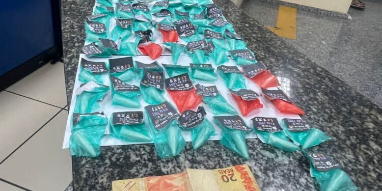 Três homens suspeitos de tráfico de drogas são presos em Vassouras