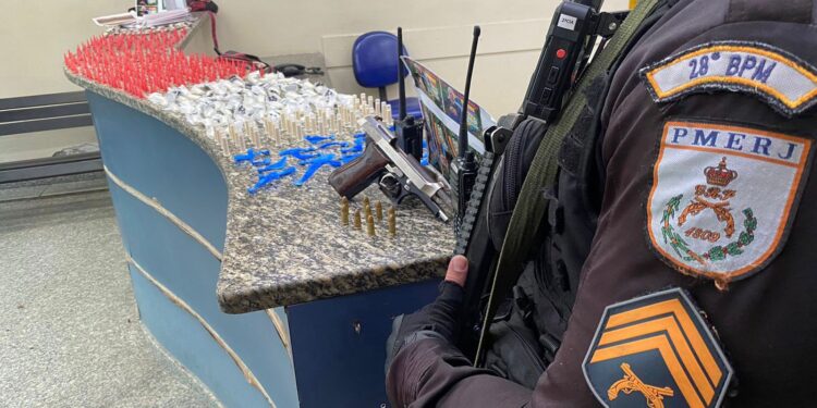 Menor é apreendido após troca de tiros com a PM em Barra Mansa