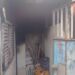 Homem agride companheira e incendeia casa da família após discussão em Resende