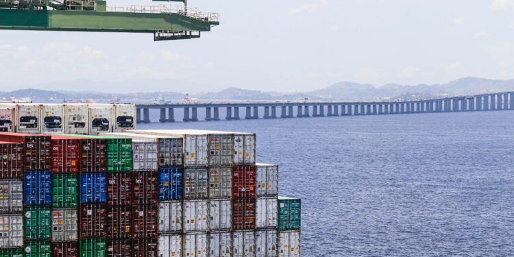 Exportações do Estado do Rio de Janeiro batem recorde em 2022, com aumento de 33,1%