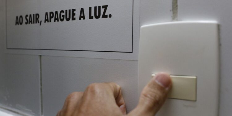 Fux suspende alteração na cobrança do ICMS sobre tarifa de energia