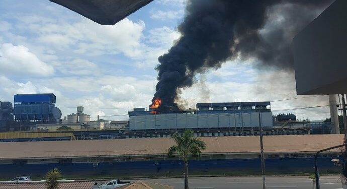 Incêndio destrói parte da Fábrica de Aços Longos da CSN