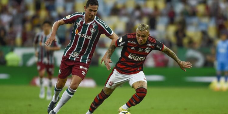Flamengo e Fluminense se enfrentam pelo título da Taça Guanabara