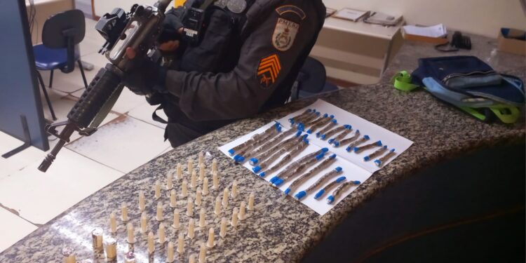 Mochila com drogas é encontrada no bairro Cruzeiro, em Pinheiral