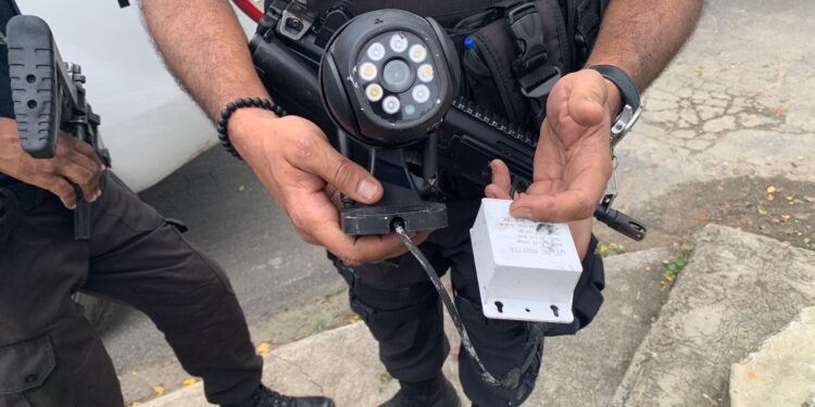 Traficantes monitoravam ações da PM por câmera de segurança em Resende