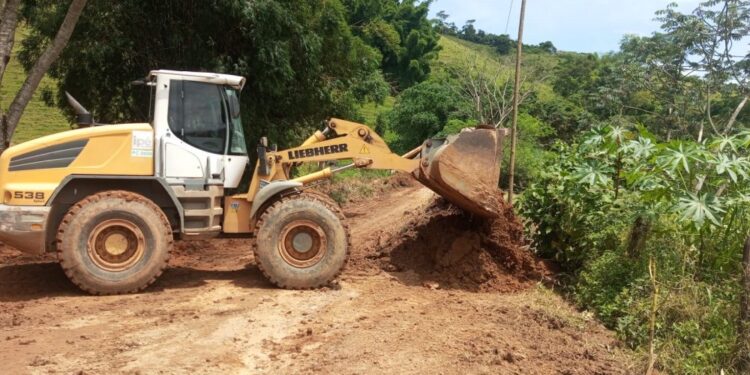 Prefeitura de Barra do Piraí avança em obras no Califórnia e São José do Turvo