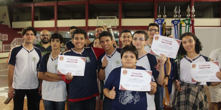 Estudantes de Itatiaia participam de torneio nacional de xadrez