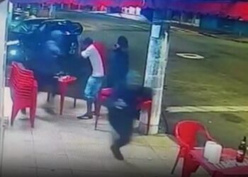 Homens armados roubam carro em Itatiaia para executar homem em Resende