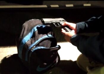 Homem é preso em flagrante transportando pistola e munições em ônibus na Dutra