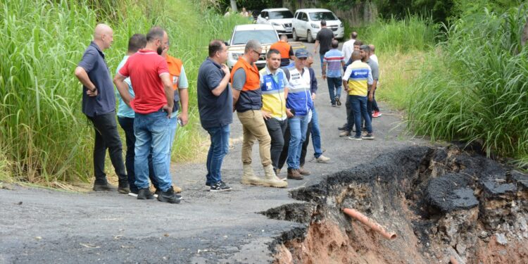 Prefeitura, DER, DRM e Emop visitam áreas de risco em Barra Mansa