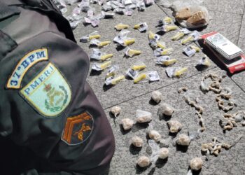 Drogas são apreendidas na Cidade Alegria, em Resende