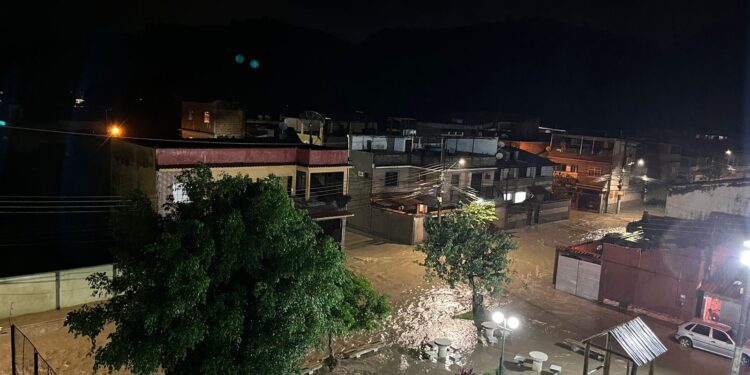 Chuvas causam estragos nos bairros Saudade e Colônia, em Barra Mansa