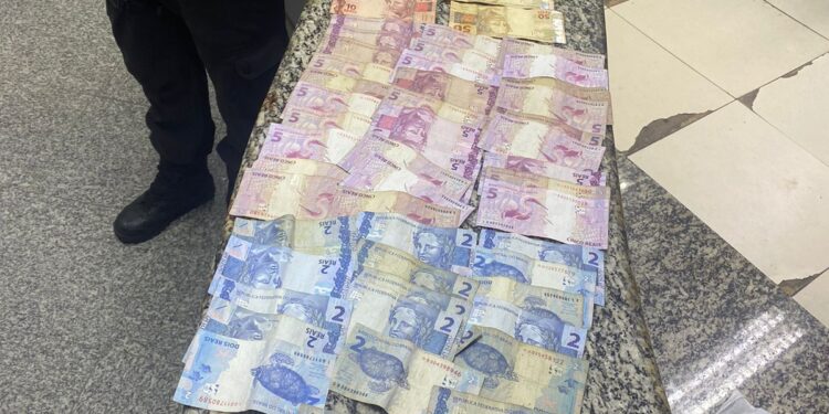 Homem é preso com 25 trouxas de cocaína em Pinheiral