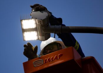 Nova iluminação LED chega a mais de 10,5 mil pontos em Volta Redonda