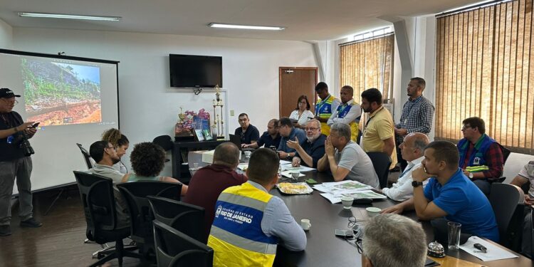Prefeito de BM se reúne com secretário estadual de Infraestrutura para definir ações emergenciais