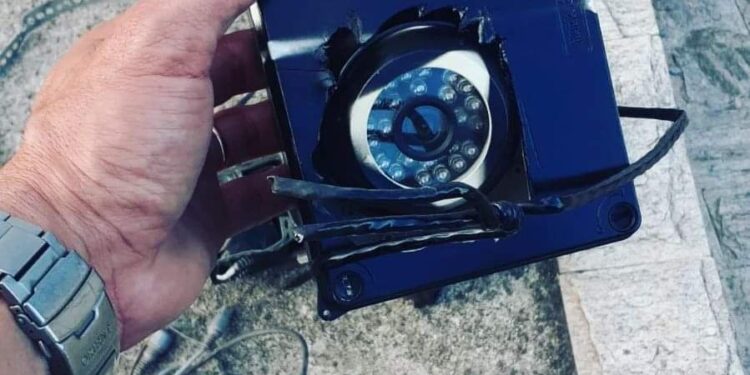 BBB do Tráfico: câmeras usadas para monitorar polícia são retiradas de postes em VR