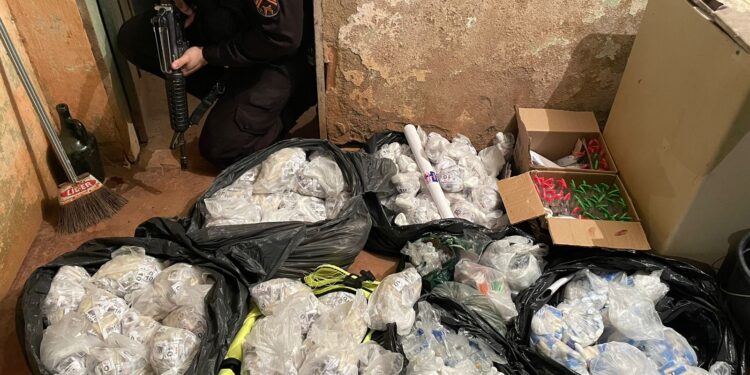 Homem é preso com grande quantidade de drogas em Barra do Piraí