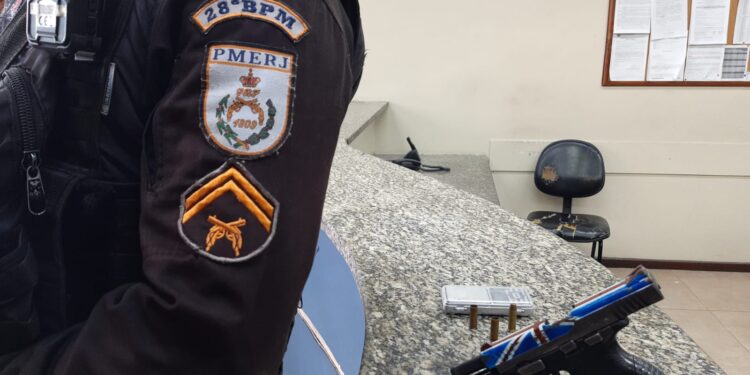 Homem é preso por porte ilegal de arma em Barra Mansa