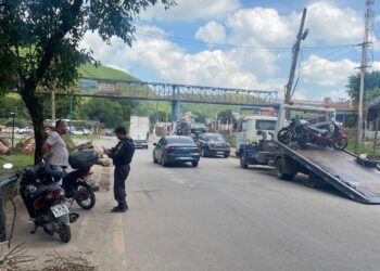 Polícia Militar realiza operação contra motos irregulares em Barra Mansa