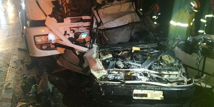 Motorista morre após engavetamento na Dutra, em Barra Mansa