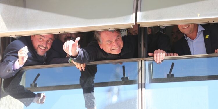 Ex-presidente Jair Bolsonaro volta ao Brasil