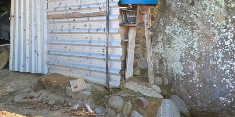 Construções irregulares são identificadas em praia de Mangaratiba