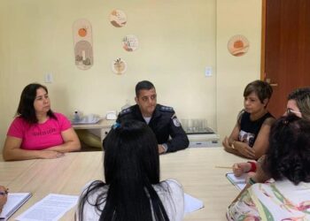 Comandante do 10° BPM e representantes da Educação de Piraí se reúnem para debater a segurança nas escolas