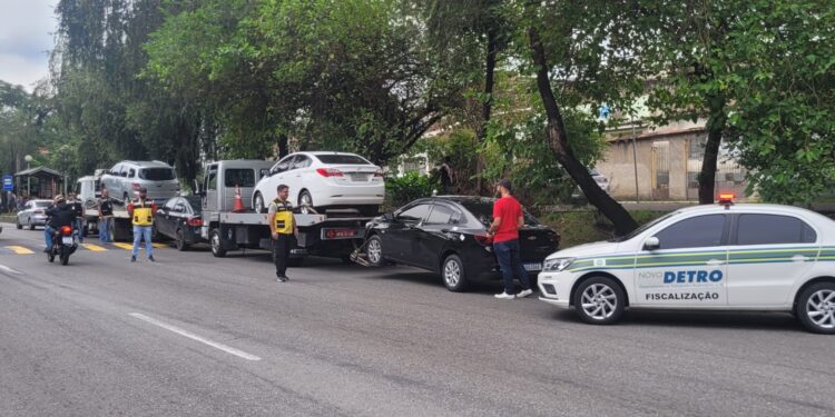 Detro-RJ apreende 4 veículos particulares durante operação Barra Mansa e V.Redonda