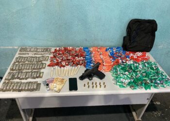 PM prende homem armado e com mochila abarrotada de drogas em Volta Redonda